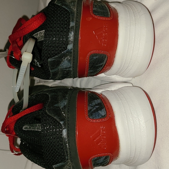 Adidas running shoe - Picture 3 of 4